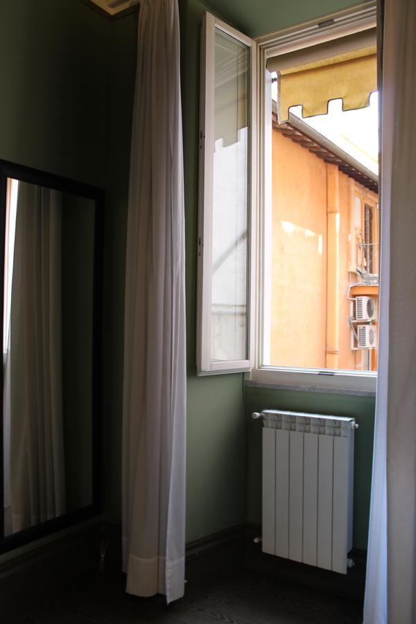 Degli Antiquari 2* Roma